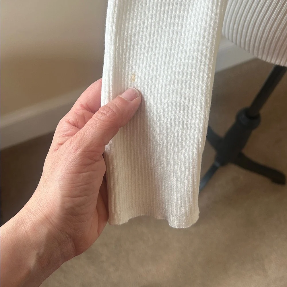 White House Black Market Ivory Ribbed Sweater - Picture 4 of 6